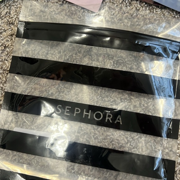 Assorted Sephora Goodies - Picture 6 of 8